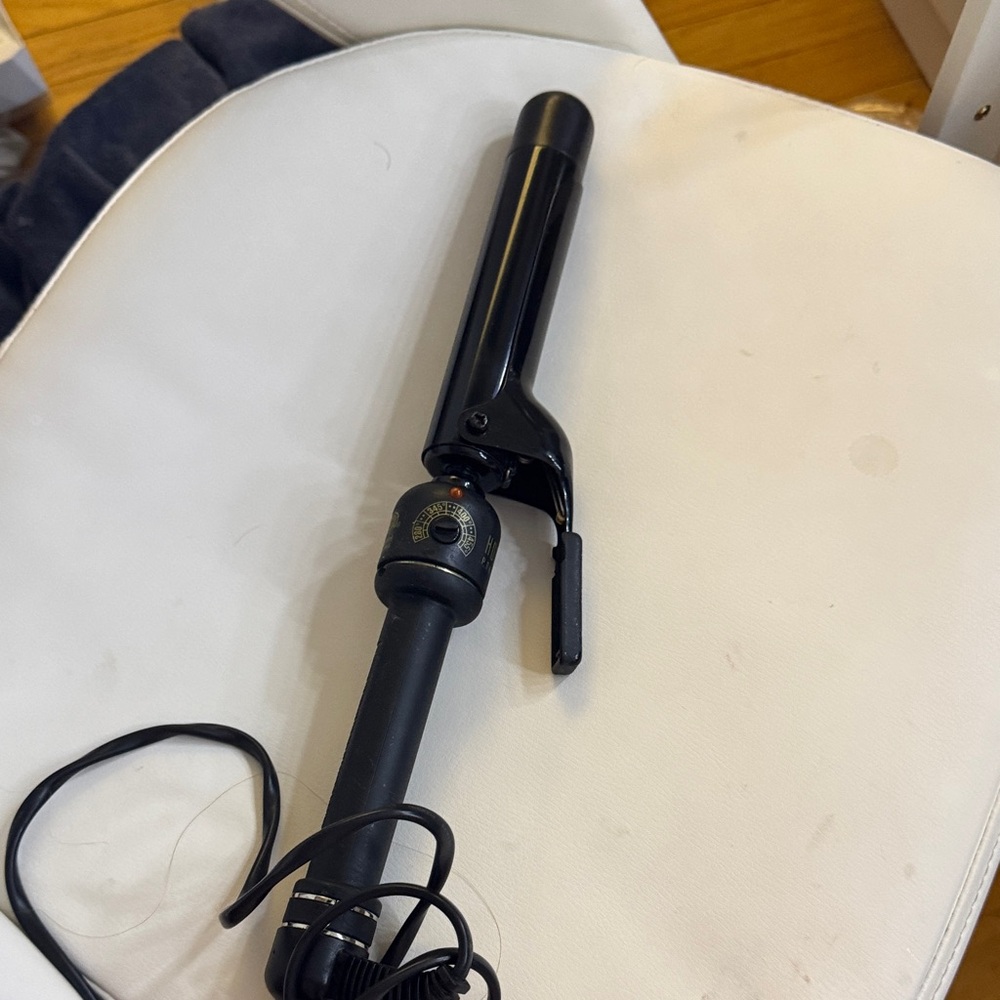 Hot Tools Professional Black Curling Iron 1.25”